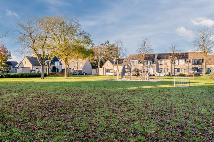 Photo 36 of Roerstraat 48