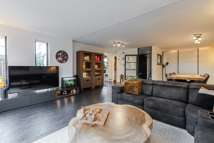 Photo 11 of Tuinstraat 33