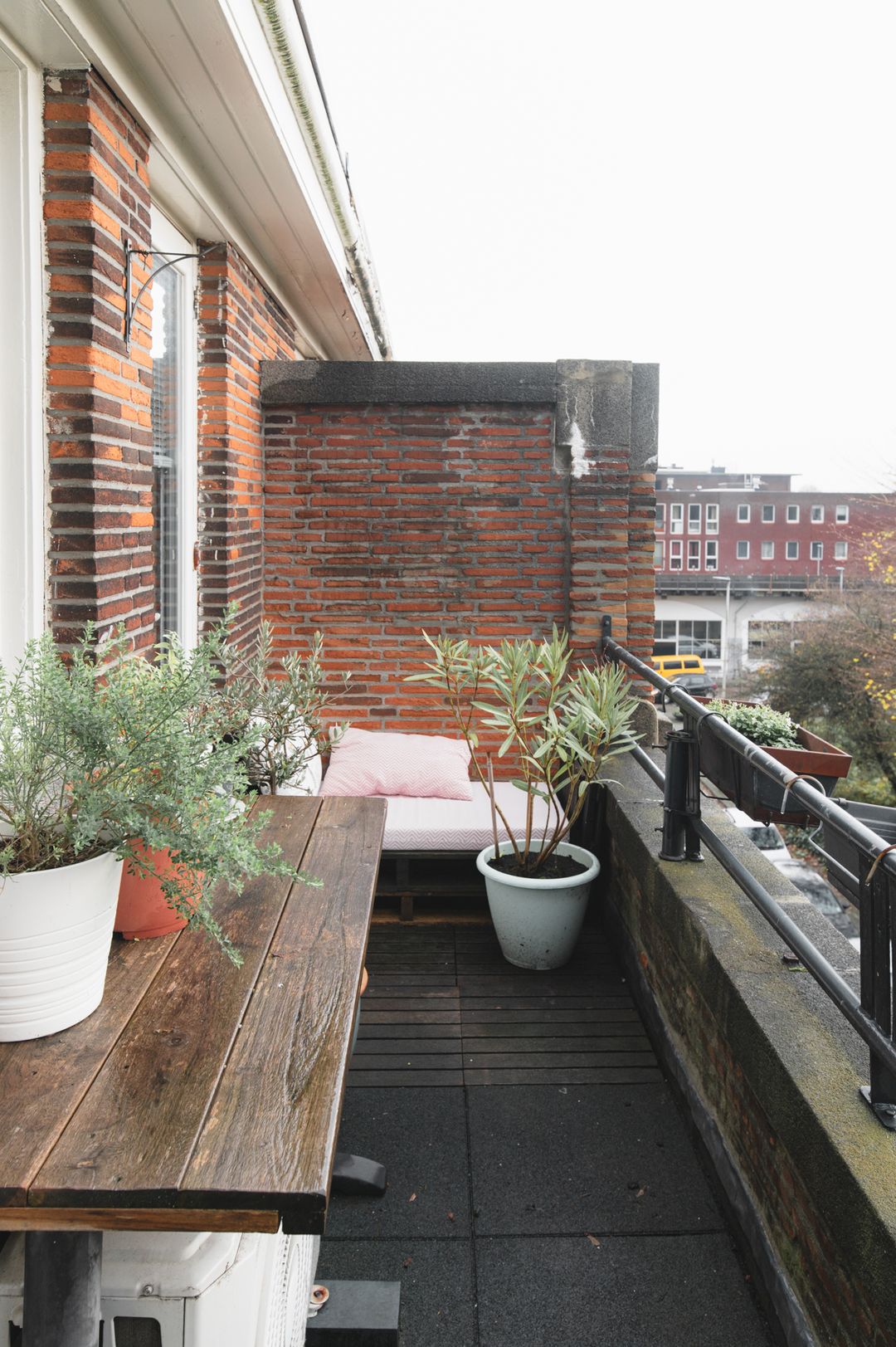 Foto 22 van Tak van Poortvlietstraat 17-B01