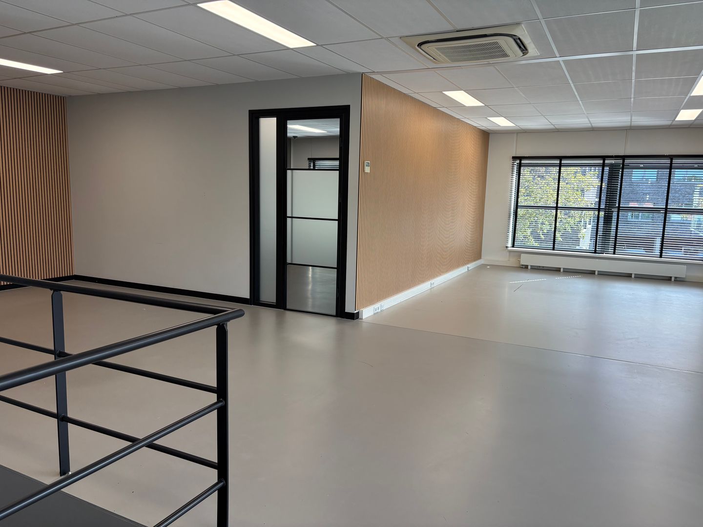 View photo 5 of Proostwetering 18-A