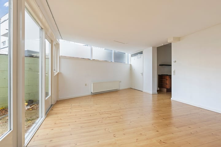 Photo 12 of Nassaustraat 3