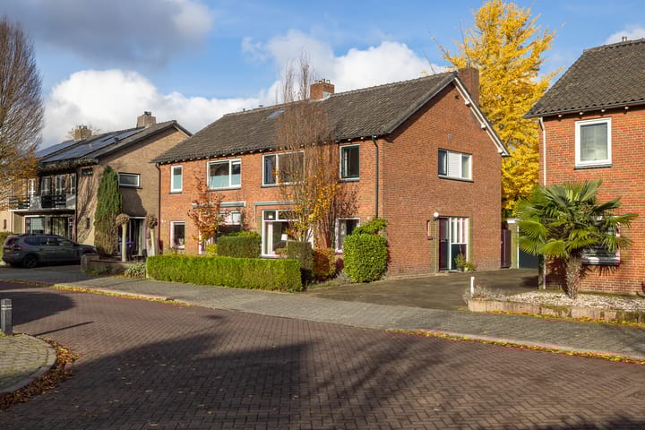 Photo 38 of Meester Lovinklaan 11