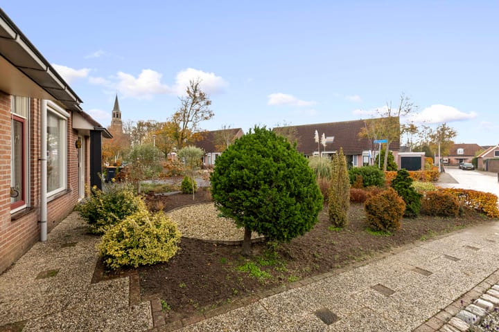 Photo 3 of Begoniastraat 8