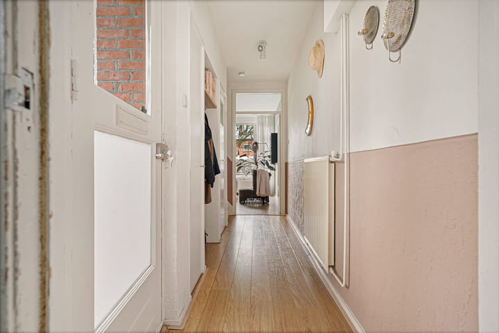 Photo 20 of Weden 16