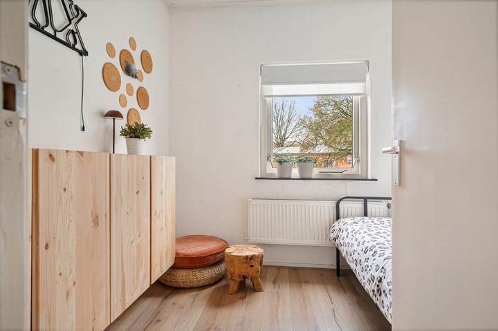 Photo 24 of Weden 16