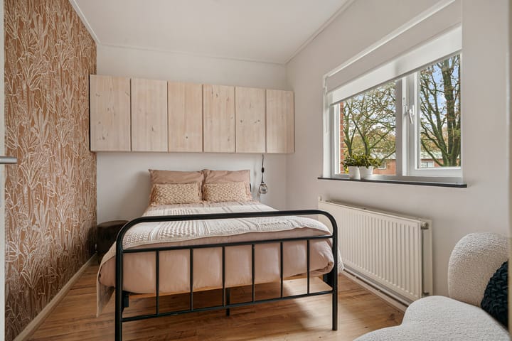 Photo 26 of Weden 16