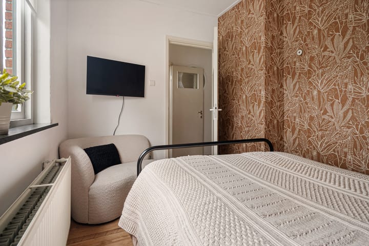 Photo 27 of Weden 16