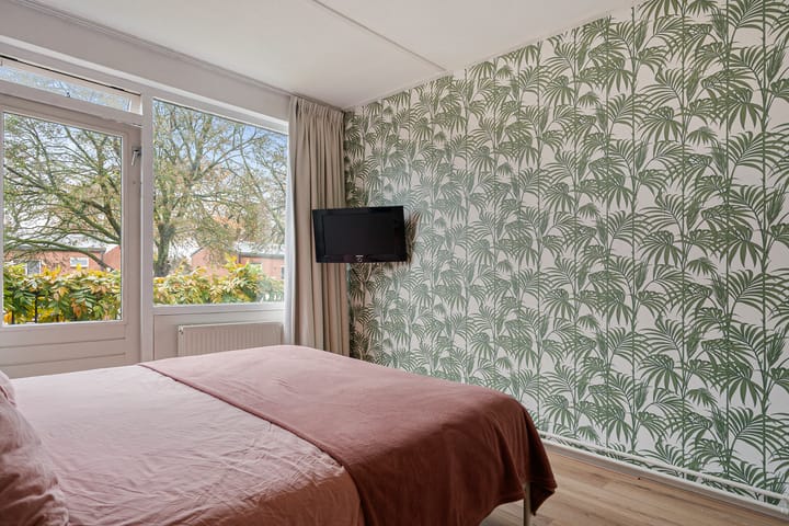 Photo 29 of Weden 16