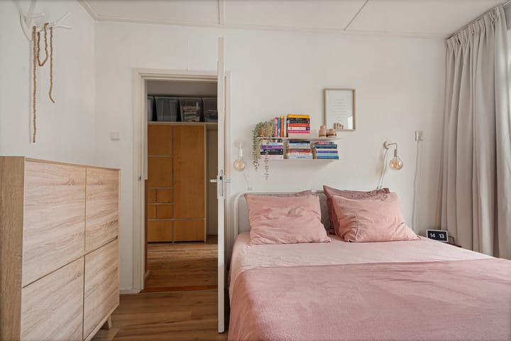 Photo 30 of Weden 16