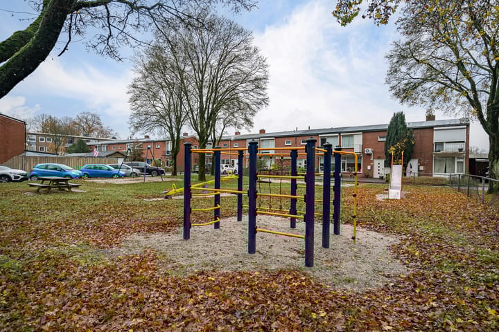 Photo 39 of Weden 16