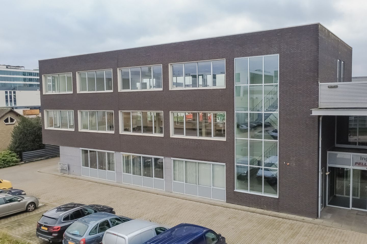 View photo 2 of De Run 6804