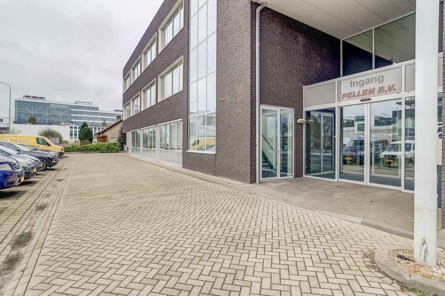 View photo 4 of De Run 6804