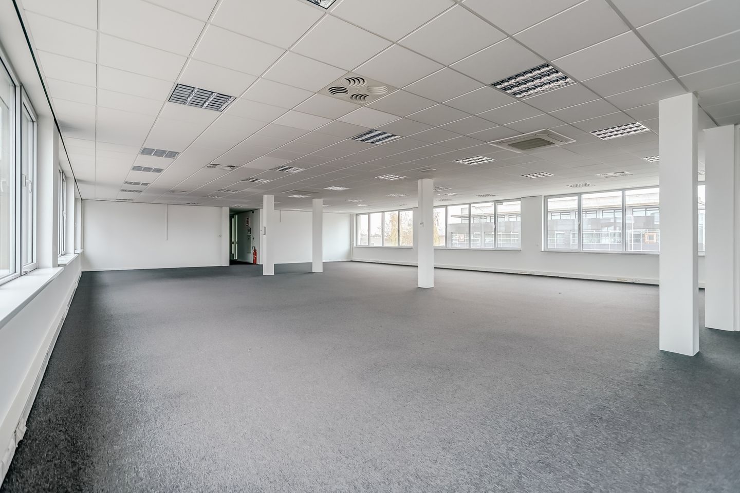 View photo 5 of De Run 6804