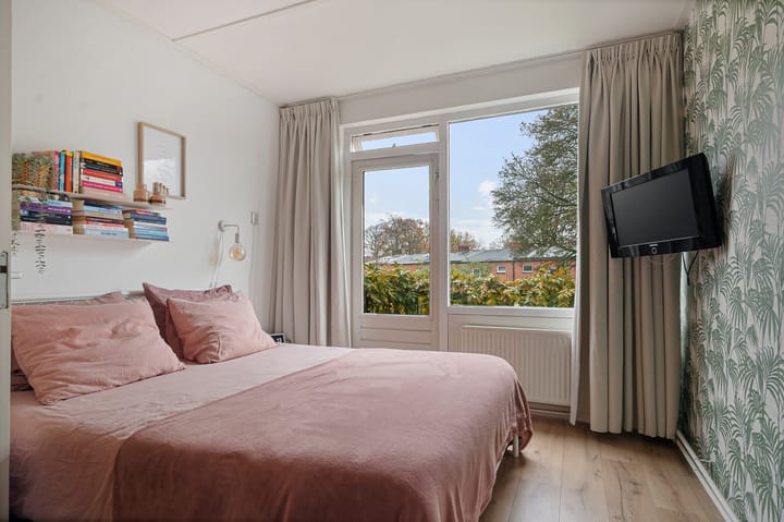 Photo 31 of Weden 16