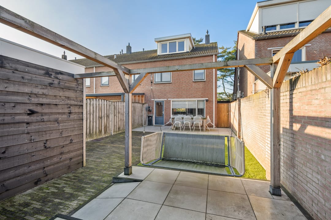 Photo 37 of Bloesemberg 17