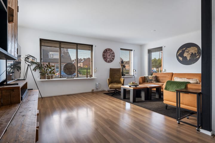 Photo 9 of Middenweg 17