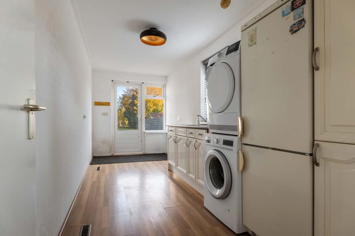 Photo 14 of Middenweg 17