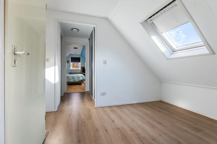 Photo 22 of Middenweg 17