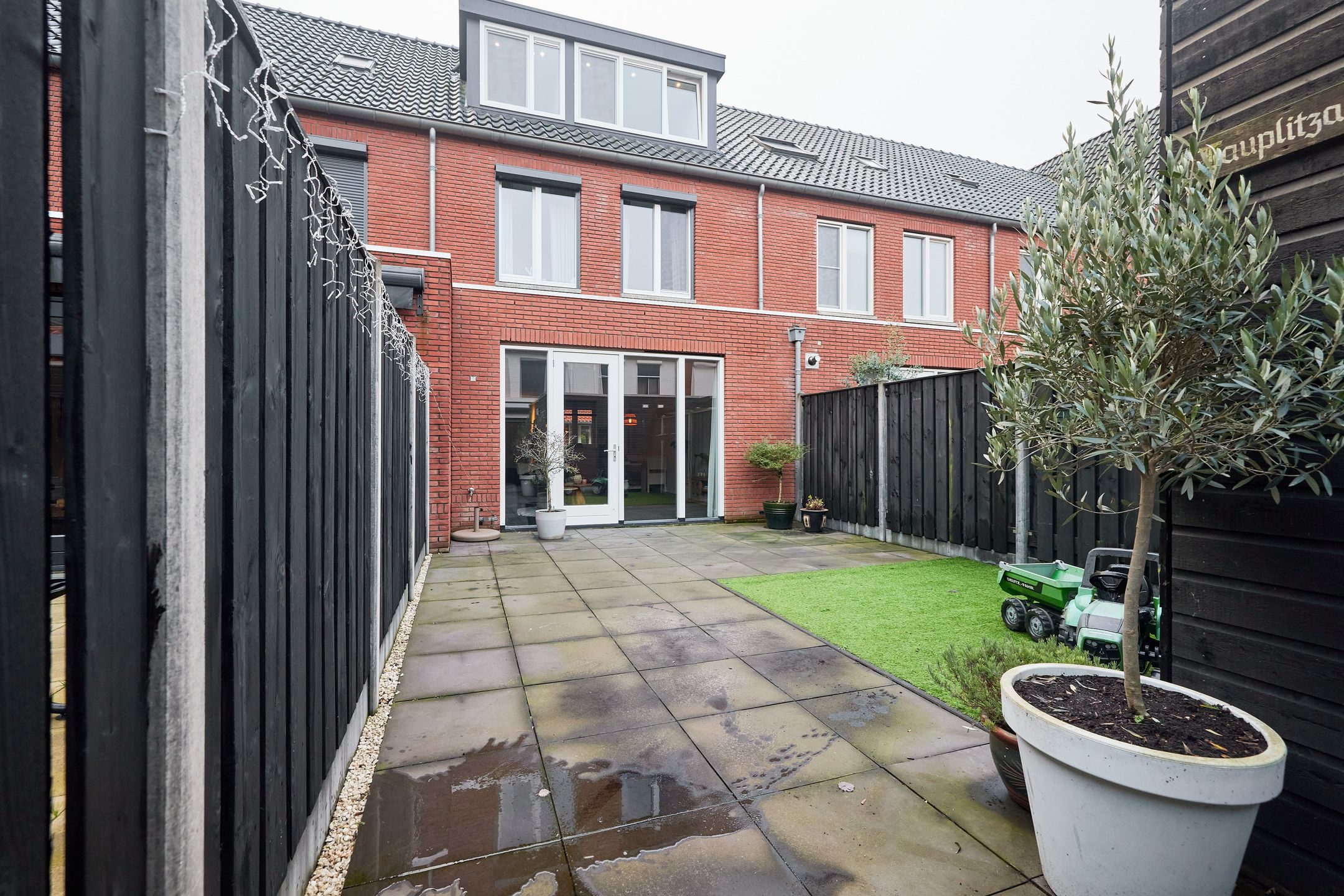 Foto 3 van Volharding 33