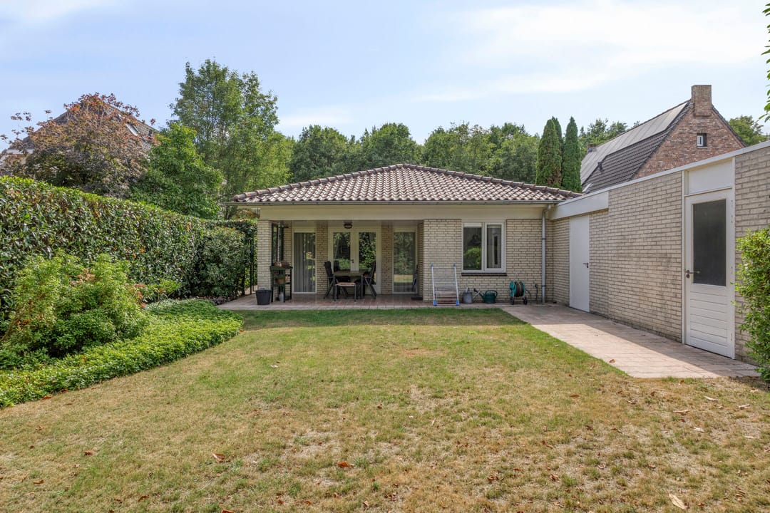 Photo 2 of Luxwoudestraat 15