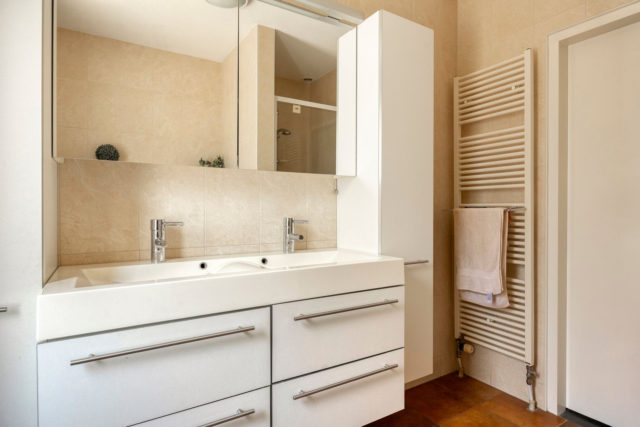 Photo 24 of Luxwoudestraat 15