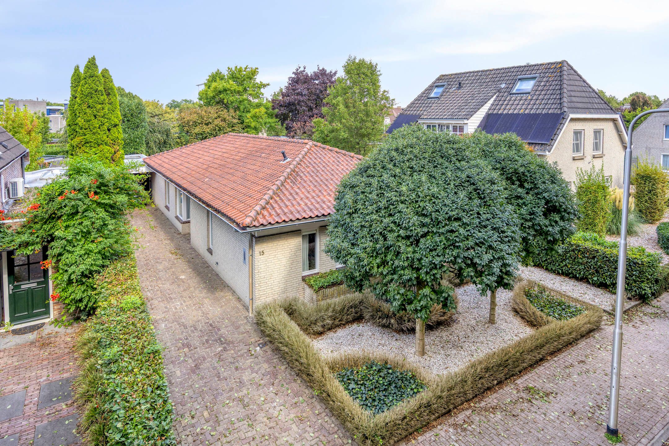 Photo 36 of Luxwoudestraat 15