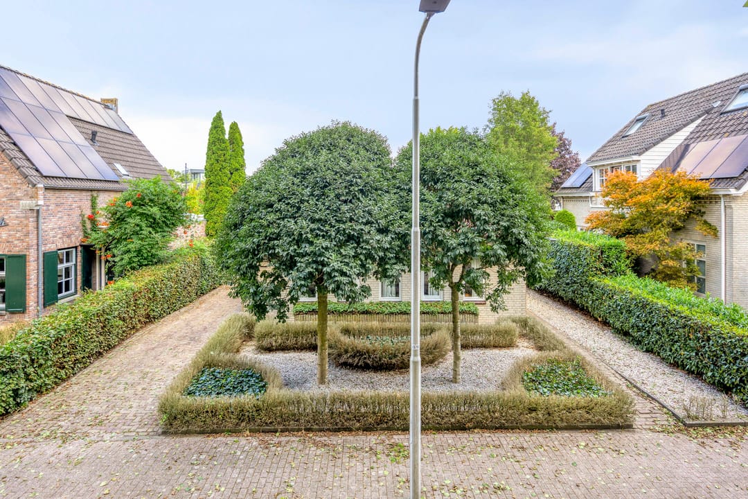 Photo 38 of Luxwoudestraat 15