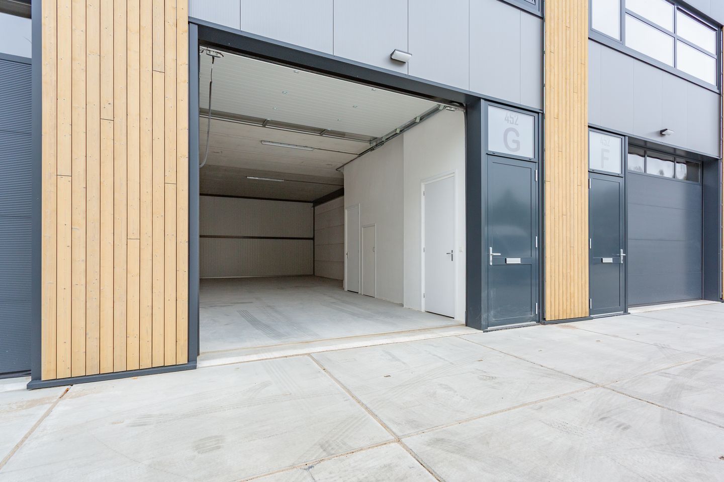 View photo 2 of Osdorperweg 452-G