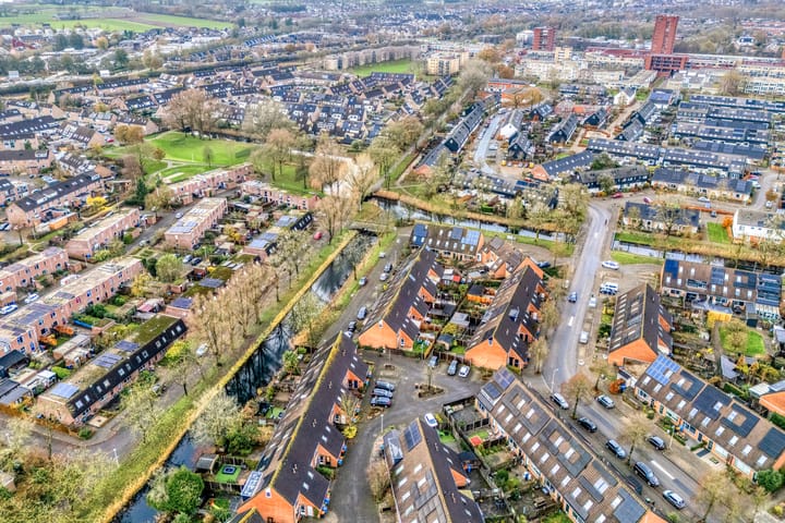 Photo 4 of Donker Curtiusware 32