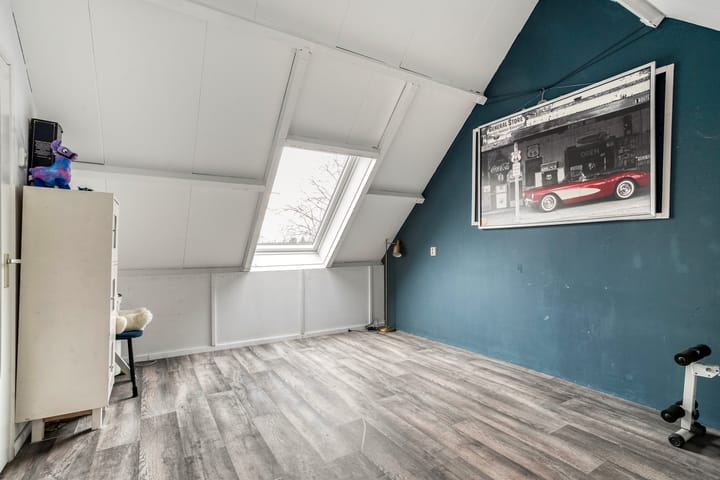 Photo 30 of Donker Curtiusware 32