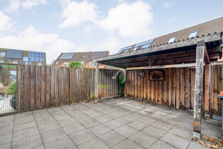 Photo 33 of Donker Curtiusware 32