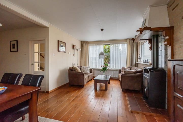 Photo 11 of Prinses Christinastraat 16