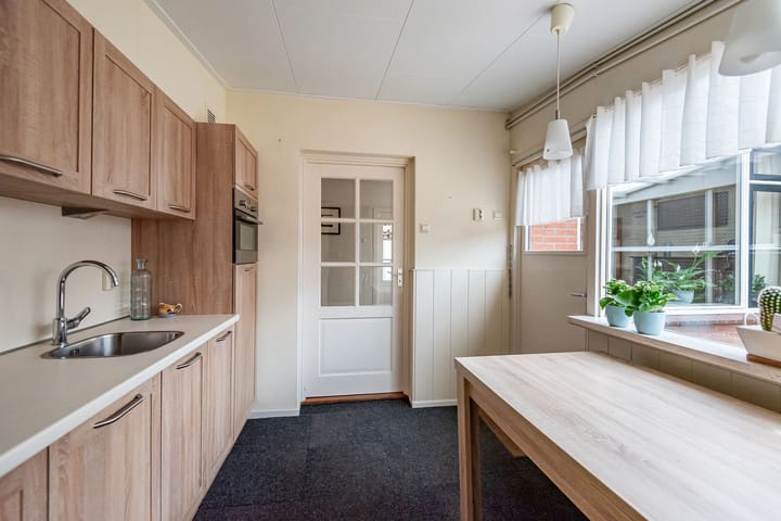 Photo 16 of Prinses Christinastraat 16