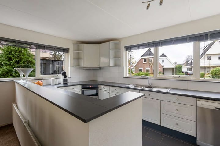 Photo 13 of Manusveert 118