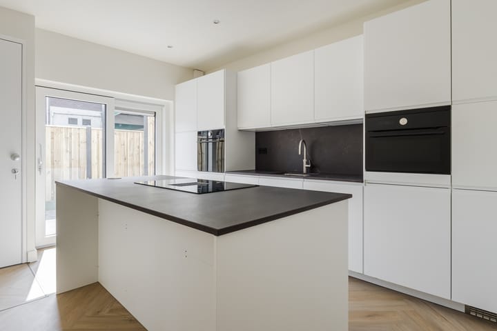 Photo 2 of Torenstraat 14