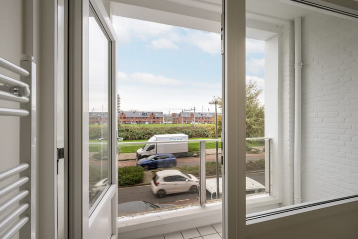 Photo 13 of Parallelweg 104-B