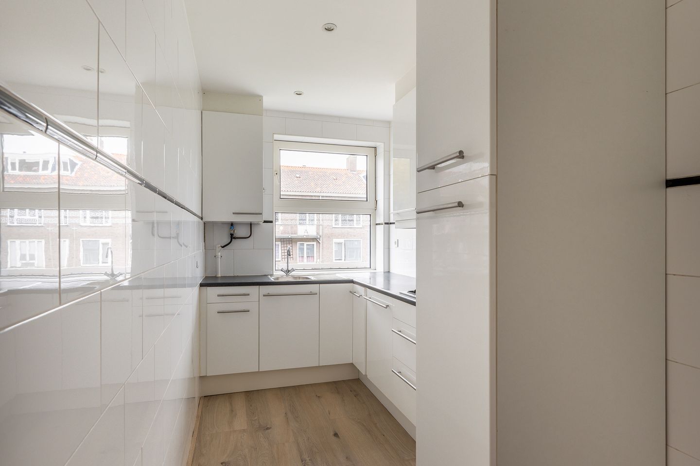 Foto 14 van Parallelweg 104-B