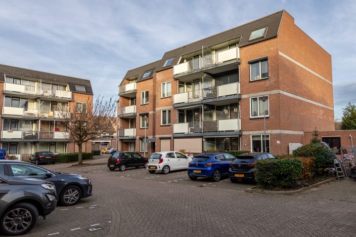 Foto 2 van Romeinenplein 39