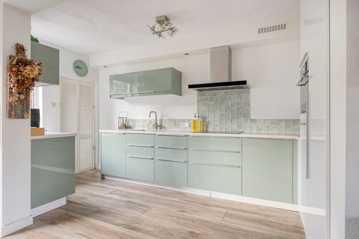 Photo 15 of Tarantostraat 23