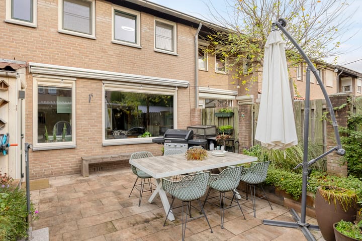 Photo 27 of Tarantostraat 23