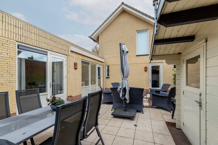 Photo 37 of Van der Linden-akker 1