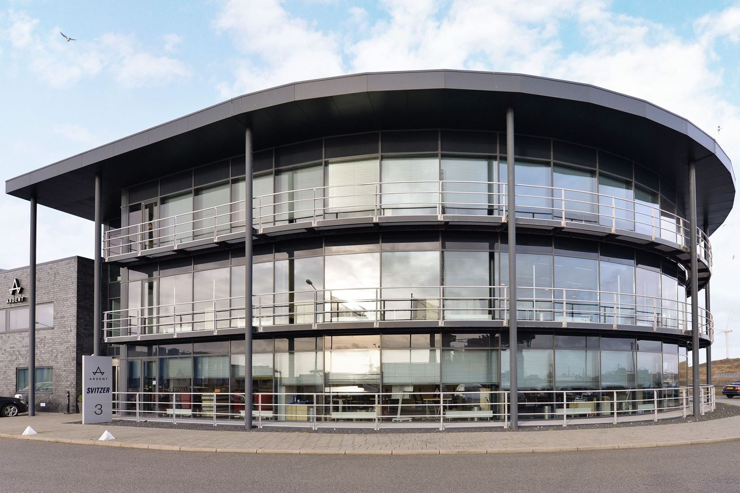 View photo 1 of Westerduinweg 3