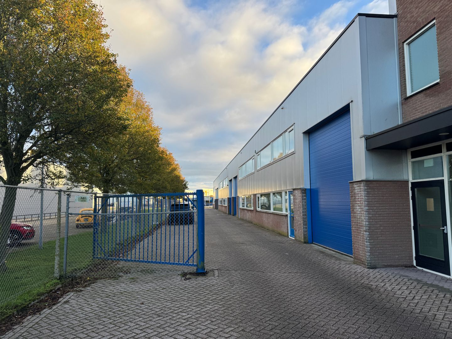 View photo 2 of Jupiter 10-R