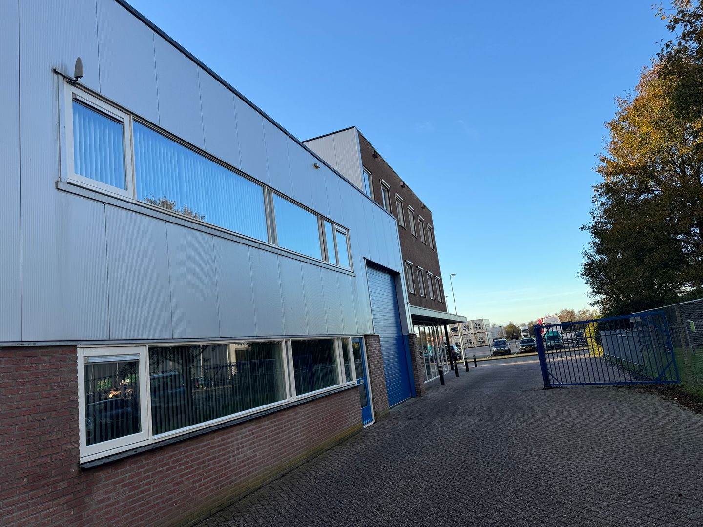 View photo 3 of Jupiter 10-R