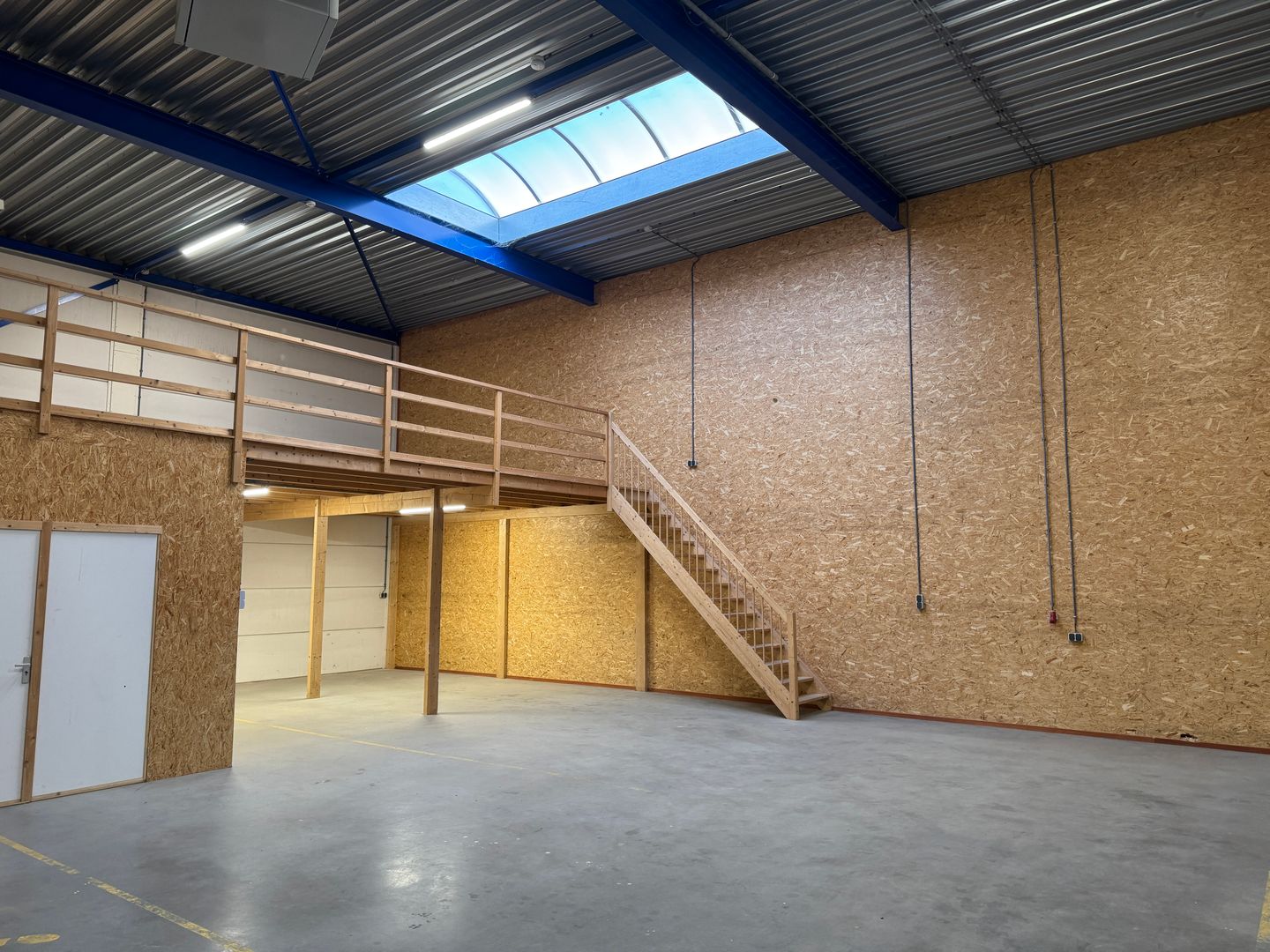 View photo 5 of Jupiter 10-R