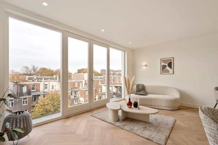 Photo 8 of Van Ostadestraat 139-4