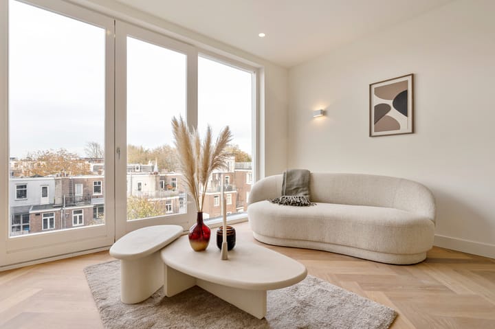 Photo 9 of Van Ostadestraat 139-4