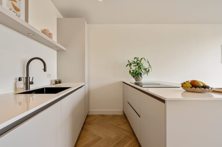 Photo 15 of Van Ostadestraat 139-4