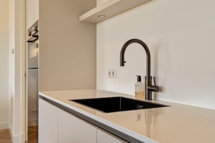 Photo 17 of Van Ostadestraat 139-4