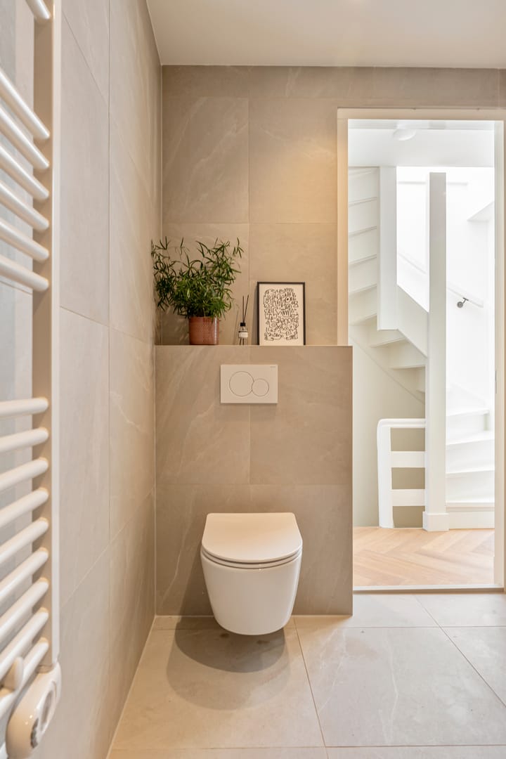 Photo 28 of Van Ostadestraat 139-4